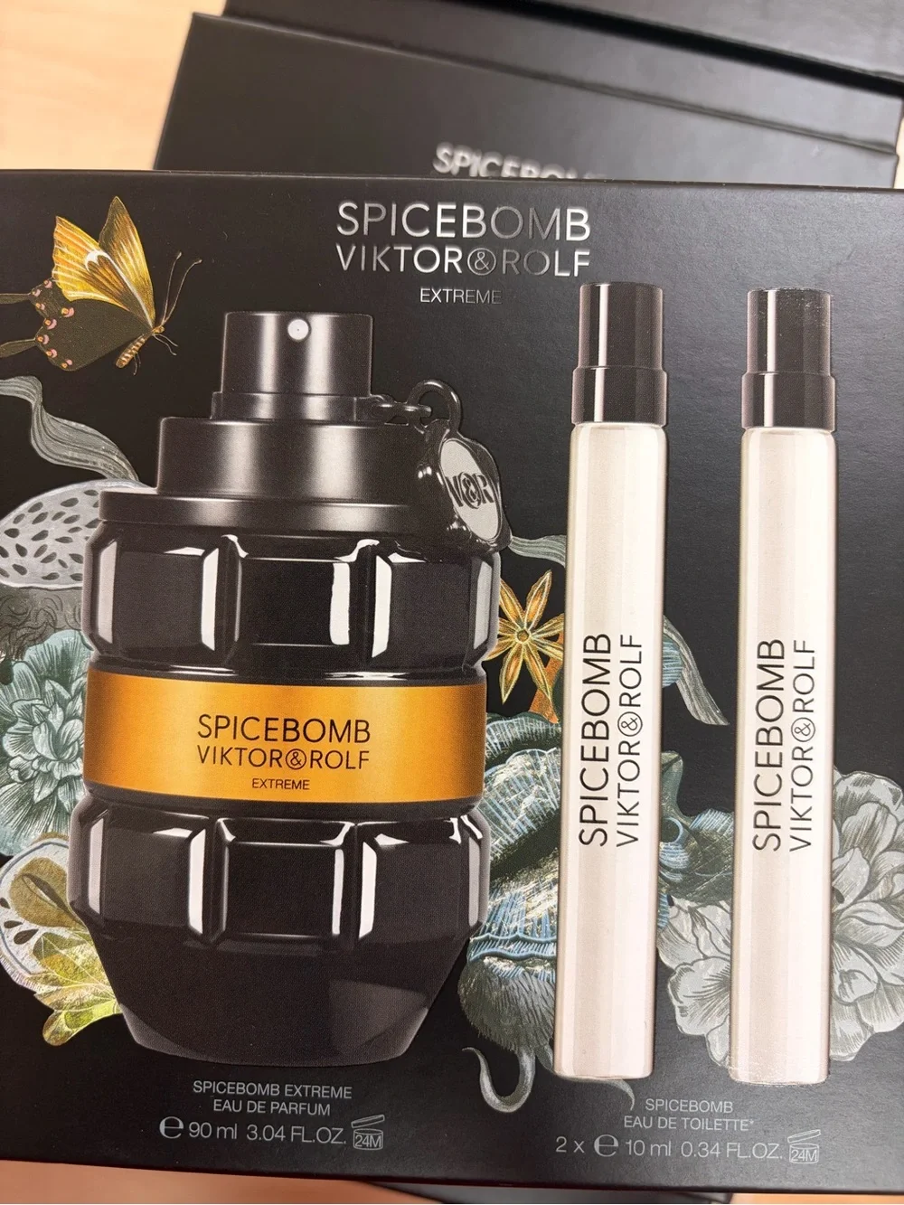 Viktor & Rolf Spicebomb Extreme Gift set- Black with Gold Accent holiday set